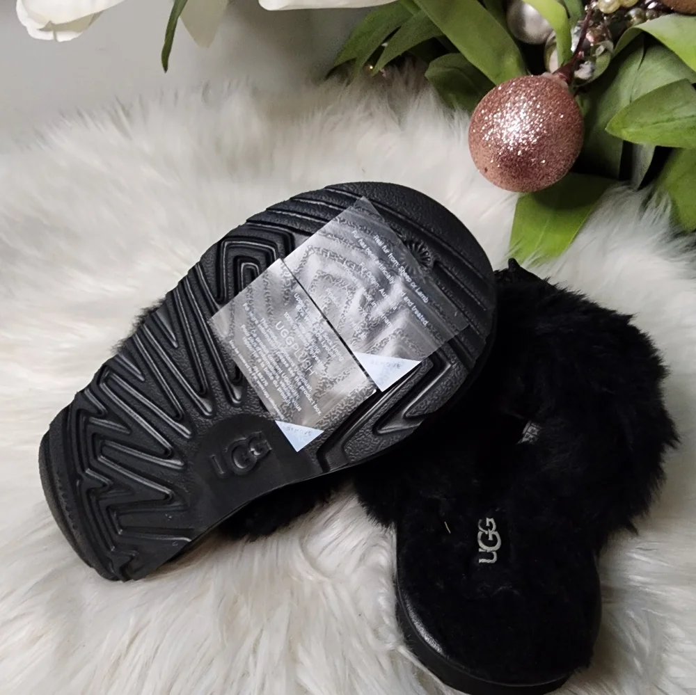 Ugg Cozy II Gel Hearts black  Big Kid slides size10 new